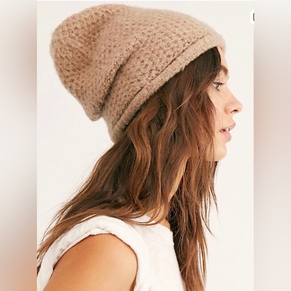 🌾‎ Free People Dreamland Beanie